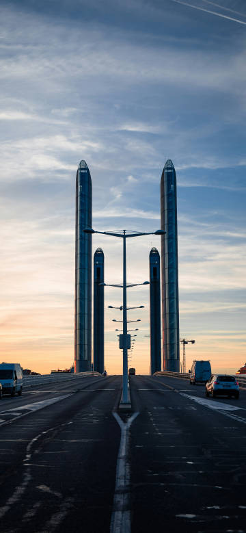 Phone 4K wallpaper: City Bridge, Bordeaux, Lift Bridge, Dusk free download