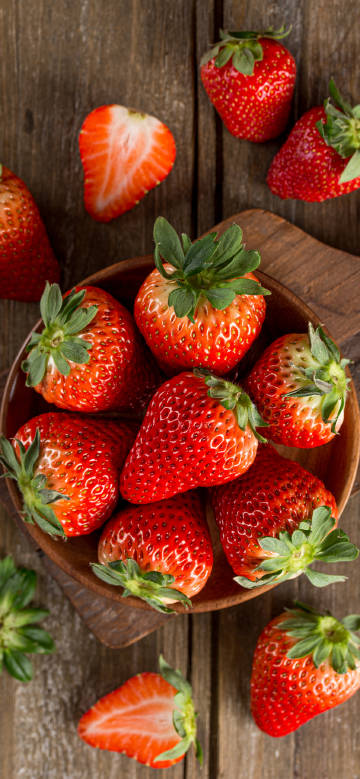 Food 4K Wallpaper: Strawberry Close-up, Healthy Fruit Free Download