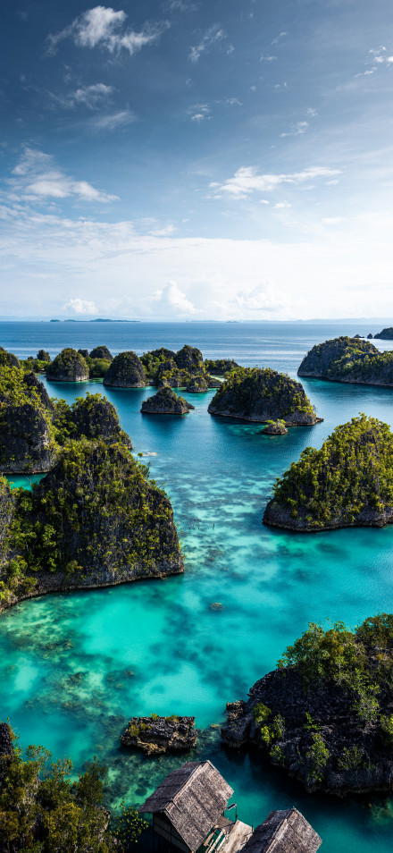 Landscape 4K Wallpaper: Island Karst Formation, Tropical Beach, Turquoise Sea Paradise