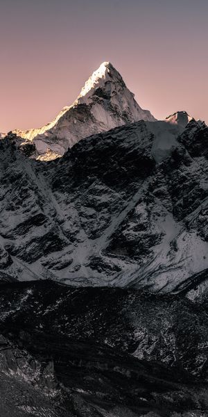 Majestic Snow-Covered Mountain Peak Wallpaper
