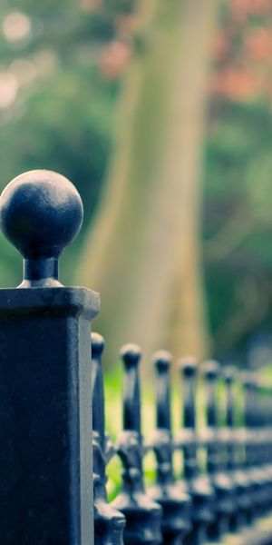 Beautiful Bokeh Fence Image for Mobile Wallpaper
