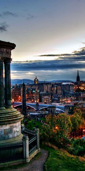 Breathtaking Edinburgh skyline at dusk - Free phone wallpaper