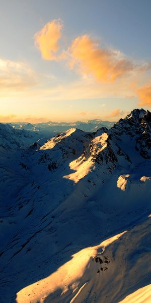 HD Sunset Landscape Over Mountain Peaks
