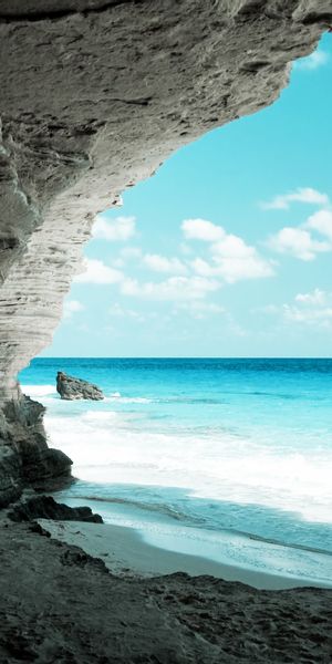 Serene Cave Beach Pool - 4K Mobile Wallpaper for Nature Lovers