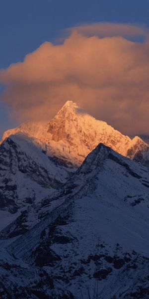 Majestic Snow-Capped Mountains at Sunset