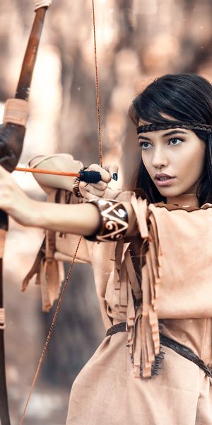 Phone wallpaper: Blur, Bow, Brunette, Women, Archer, Brown Eyes, Native American, Outdoor free downl