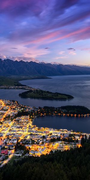 Breathtaking 4K Phone Wallpaper of Queenstown, New Zealand's Scenic Landscape