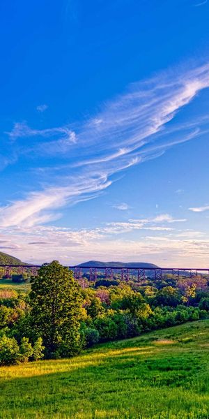 Breathtaking 4K Phone Wallpaper of a Lush Earth Landscape