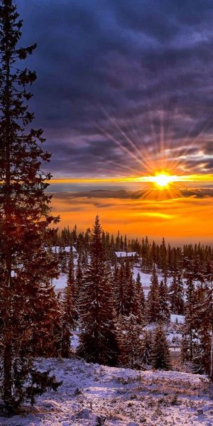 Breathtaking Winter Sunset Over Norwegian Mountain Valley