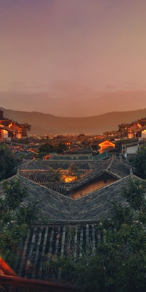 Beautiful Night Scene of Lijiang, Yunnan with Man-Made Rooftops