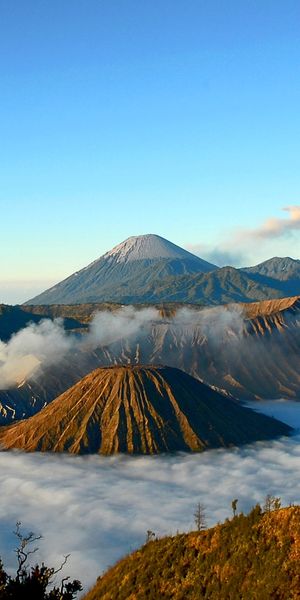 Phone wallpaper: Mount Bromo, Mountains, Mountain, Earth free download