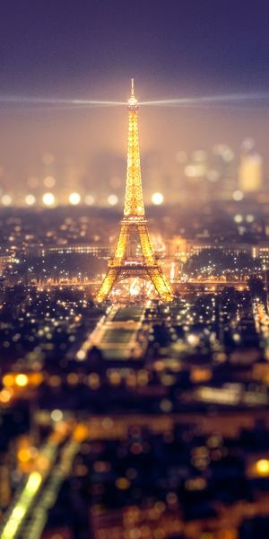 Eiffel Tower at Night: A Spectacular Parisian Cityscape