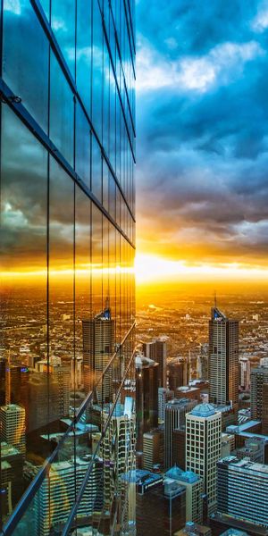 Breathtaking Sunset Over Melbourne's Skyline