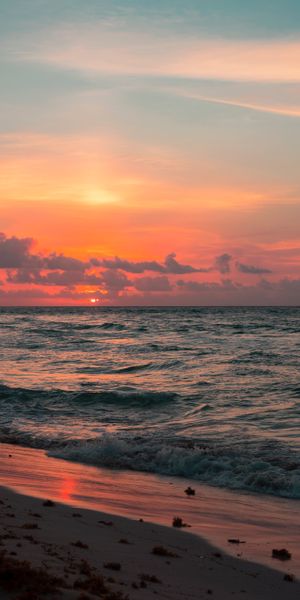 Sunset Over Waves - Perfect Mobile Wallpaper
