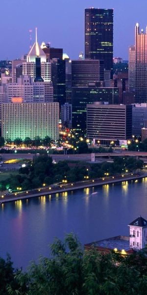 Captivating cityscape wallpaper showcasing a blue-toned urban landscape