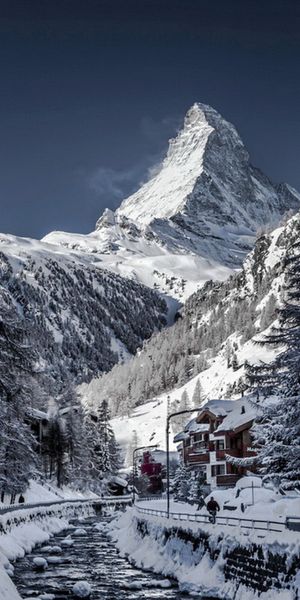 Breathtaking 4K Mobile Wallpaper of the Matterhorn Peak in Winter Landscape