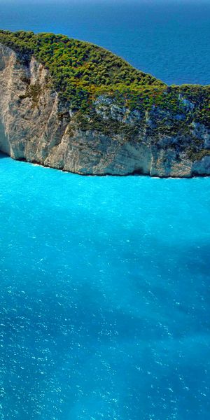 Breathtaking View of Zakynthos Beach - Perfect Phone Wallpaper