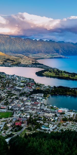 Breathtaking View of Queenstown, New Zealand - Perfect Mobile Wallpaper