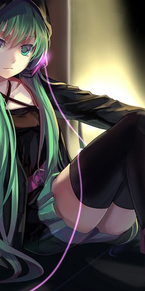 Stylish Hatsune Miku Wallpaper Featuring Headphones and Long Green Hair