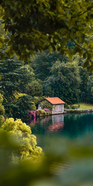 Cozy Nature Lodge by the Tranquil Lake
