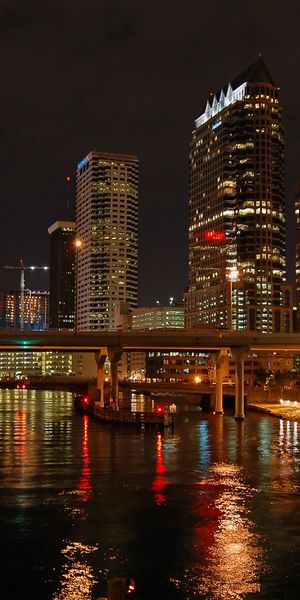 Vibrant Tampa, Florida Cityscape Mobile Wallpaper - 4K Quality