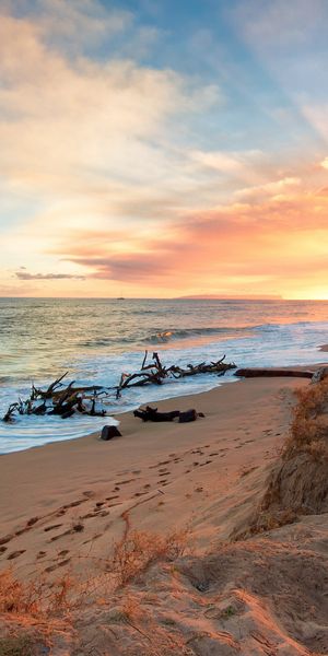 Breathtaking Beach Sunset Mobile Wallpaper