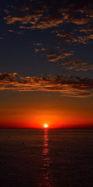 Breathtaking Sunset Over the Horizon
