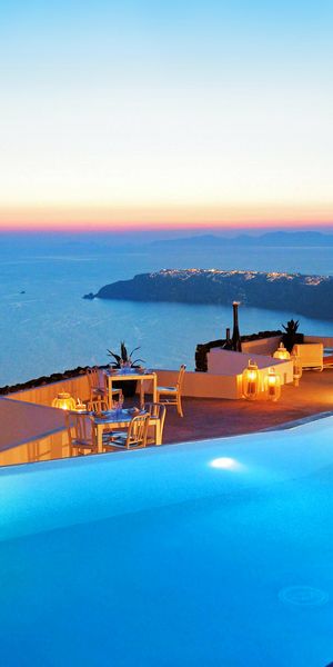 Breathtaking Santorini Sunset Over Infinity Pool