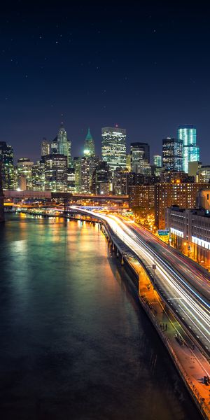 Brooklyn Bridge and Manhattan Skyline - Captivating 4K Mobile Wallpaper