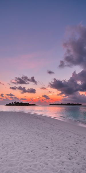 Beautiful Sunset at the Beach - Serene Nature Wallpaper