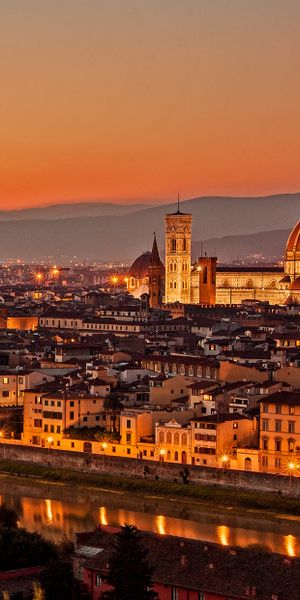 Breathtaking Florence skyline at sunset - 4K phone wallpaper