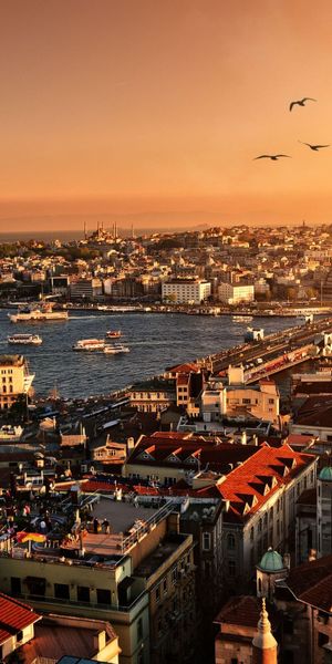 Breathtaking Sunset Over Istanbul - Perfect Mobile Wallpaper