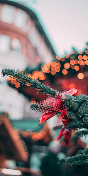 Beautiful Christmas Tree Decoration with Bokeh Lights