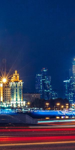 Captivating Moscow Nightscape: A Dynamic Phone Wallpaper Experience