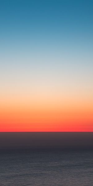 Breathtaking Sunset Over the Sea Horizon