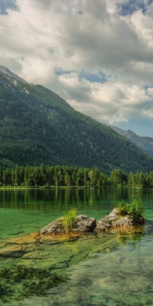 Discover the Stunning Hintersee Lake in Austria