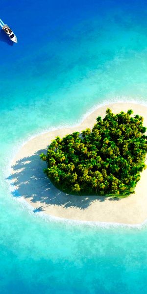 Heart-Shaped Island in the Maldives: A Tropical 4K Phone Wallpaper