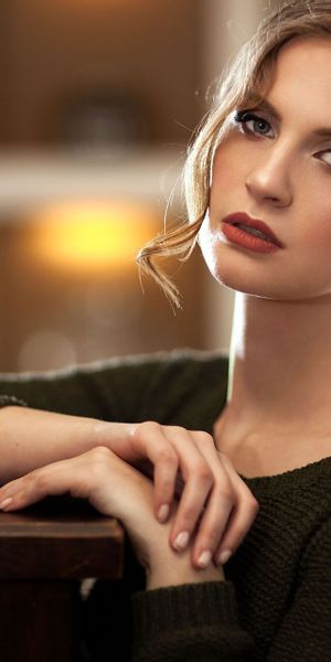 Phone wallpaper: Blur, Blonde, Model, Women, Blue Eyes free download
