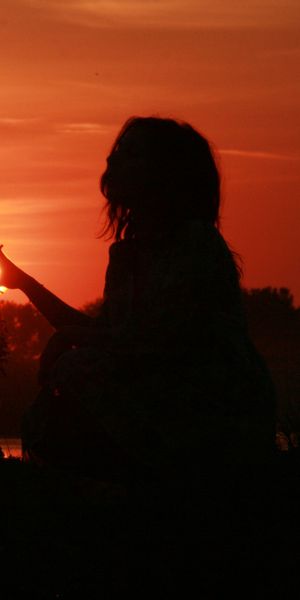 Phone wallpaper: Sunset, Love, Silhouette, Photography, Romantic free download