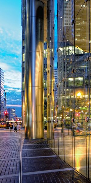 Chicago Urban Landscape Wallpaper: A Glimpse of City Life