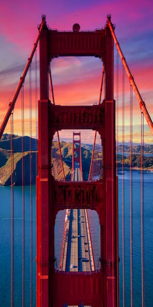 Golden Gate Bridge at Sunset - Nature's Beauty in a Phone Wallpaper