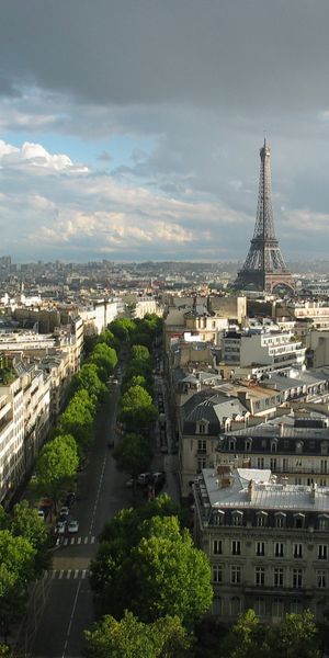 Breathtaking 4K Phone Wallpaper of Paris Skyline Featuring the Eiffel Tower