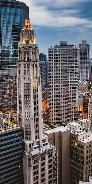 Breathtaking Chicago Cityscape Wallpaper - 4K Quality for Your Phone