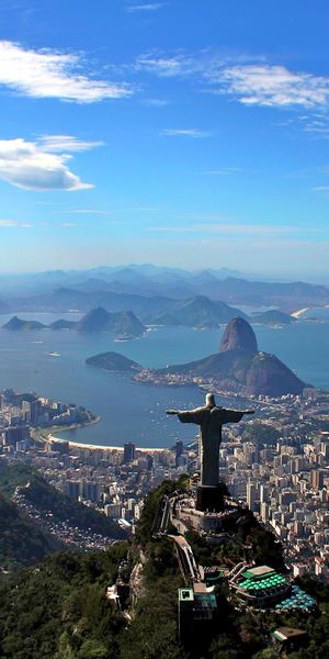 Breathtaking Ultra HD Phone Wallpaper of Christ the Redeemer in Rio de Janeiro