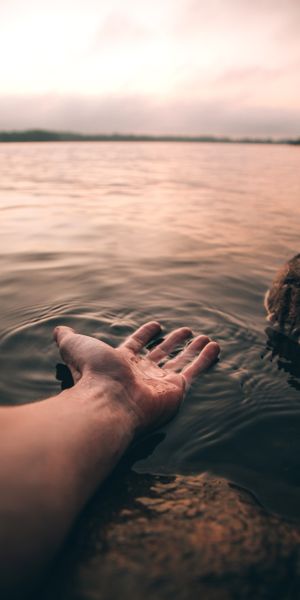 Phone wallpaper: Blur, Miscellaneous, Miscellanea, Touching, Smooth, Water, Hand, Touch free downloa