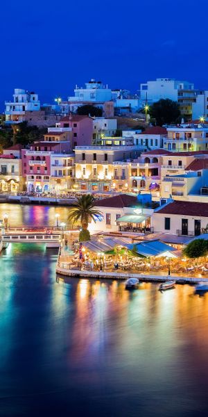 Enchanting Night View of a Crete Village - 4K Wallpaper for Your Space