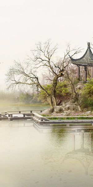 Tranquil Asian Lakeside Scene - Free Phone Wallpaper for Nature Lovers
