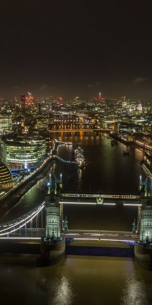 Breathtaking Night View of Tower Bridge and the Thames in London - 4K Wallpaper