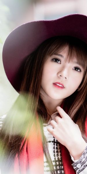 Phone wallpaper: Blur, Hat, Brunette, Model, Women, Asian, Brown Eyes free download