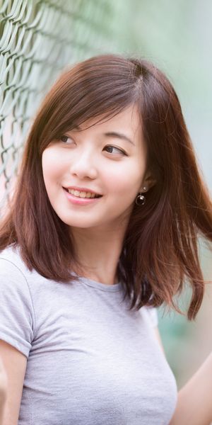 Phone wallpaper: Blur, Fence, Smile, Brunette, Model, Women, Asian free download
